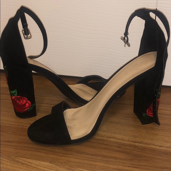 Heels - Picture 2 of 3